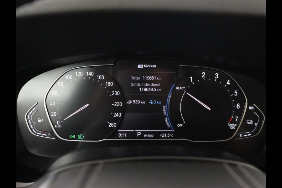 BMW 5 Serie 530e Executive | Panoramadak | Leder | Stoelverwarming | Adaptief LED | Carplay | Sfeerverlichting | Keyless | Camera | Achterbankverwarming | Navigatie