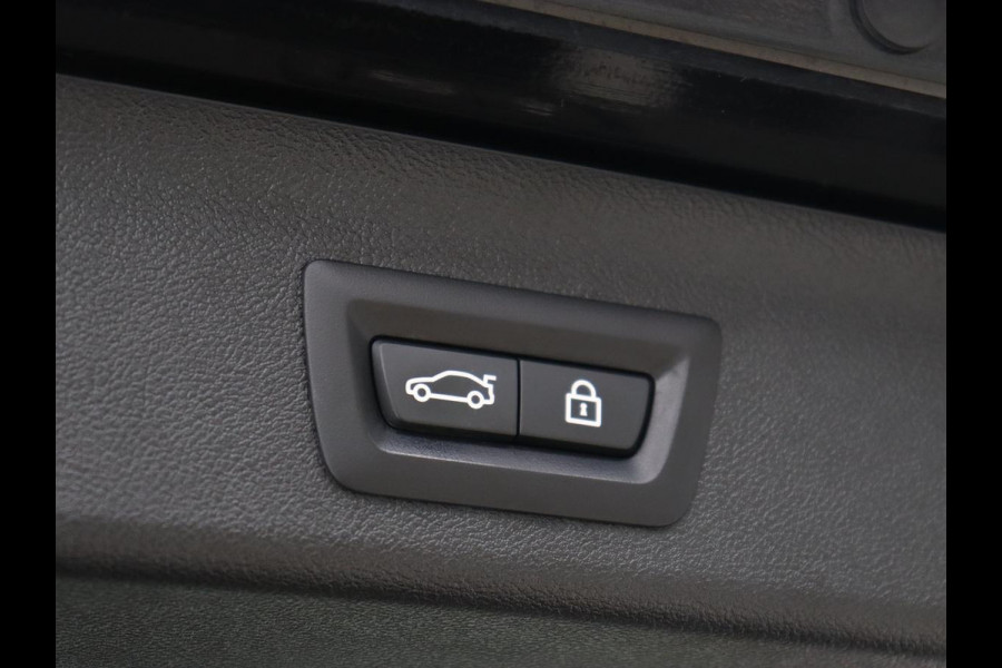 BMW 5 Serie 530e Executive | Panoramadak | Leder | Stoelverwarming | Adaptief LED | Carplay | Sfeerverlichting | Keyless | Camera | Achterbankverwarming | Navigatie