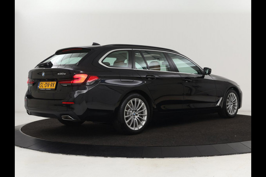 BMW 5 Serie 530e Executive | Panoramadak | Leder | Stoelverwarming | Adaptief LED | Carplay | Sfeerverlichting | Keyless | Camera | Achterbankverwarming | Navigatie