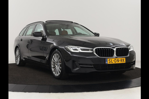 BMW 5 Serie 530e Executive | Panoramadak | Leder | Stoelverwarming | Adaptief LED | Carplay | Sfeerverlichting | Keyless | Camera | Achterbankverwarming | Navigatie