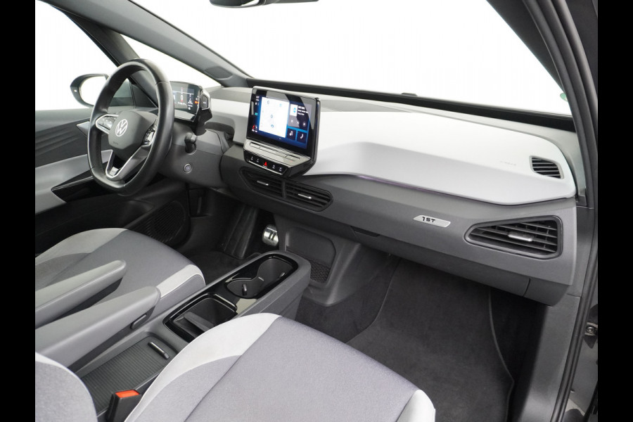 Volkswagen ID.3 58kWh 204PK 1st. First Plus Navi-Pro 19" Camera Trekhaak Apple Carplay Android Auto Matrix-LED Stoel-Stuurverwarming Adapt.Cruis Lmv Bluetooth Regensensor Rijstrooksensor Verkeersbord detectie Wifi Origineel Nederlandse Auto Nieuwprijs €43.675,-