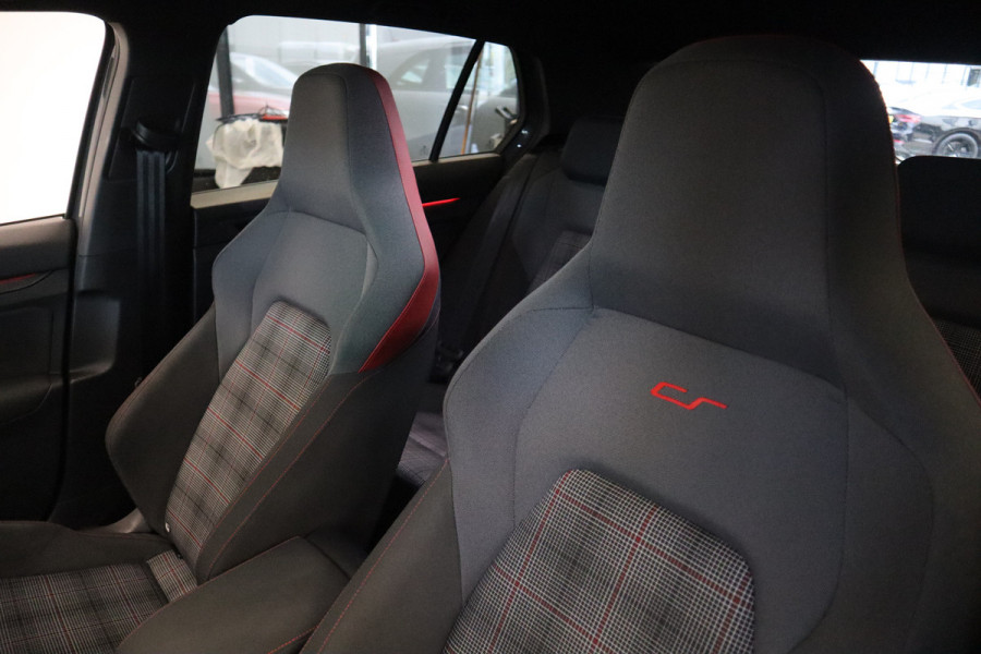 Volkswagen Golf 2.0 TSI GTI ACC Navi Panoramadak Milltek Uitlaat