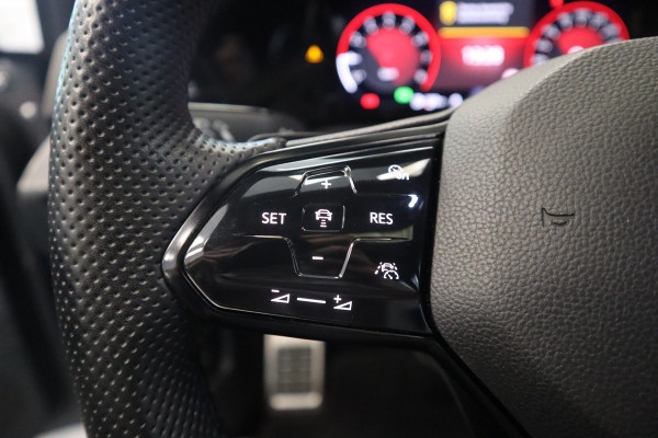 Volkswagen Golf 2.0 TSI GTI ACC Navi Panoramadak Milltek Uitlaat