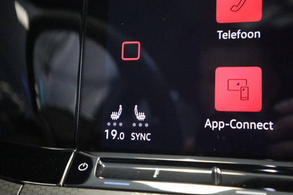 Volkswagen Golf 2.0 TSI GTI ACC Navi Panoramadak Milltek Uitlaat
