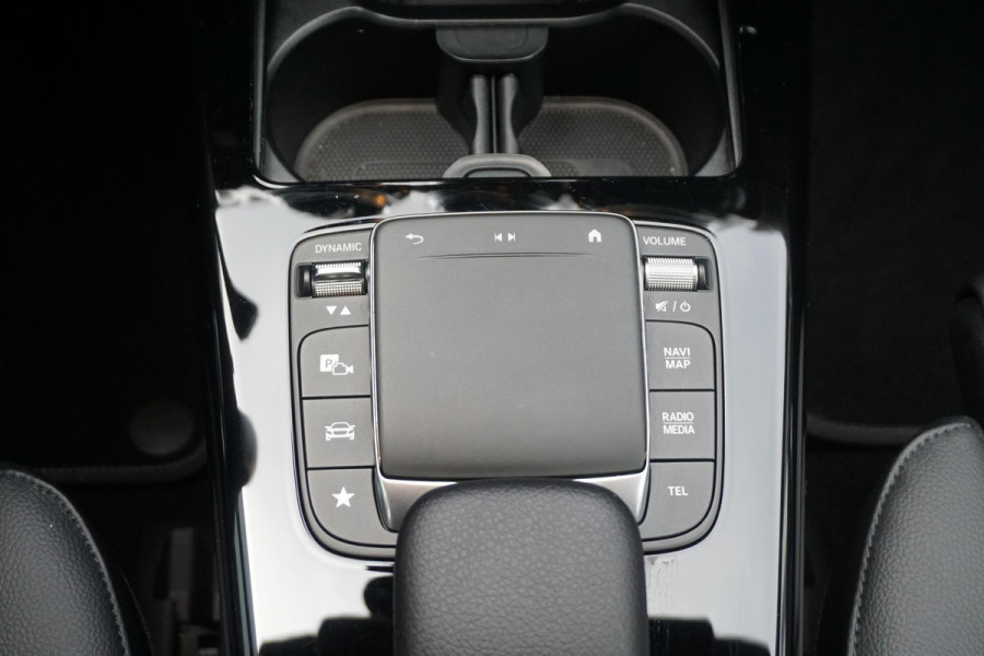 Mercedes-Benz CLA-Klasse 250 225PK/Led-Matrix/18Inch./Sportstoelen Leer/ Dealeronderhouden
