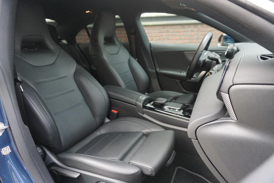 Mercedes-Benz CLA-Klasse 250 225PK/Led-Matrix/18Inch./Sportstoelen Leer/ Dealeronderhouden