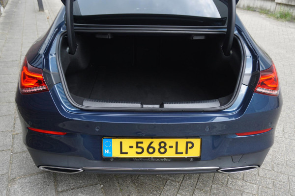 Mercedes-Benz CLA-Klasse 250 225PK/Led-Matrix/18Inch./Sportstoelen Leer/ Dealeronderhouden