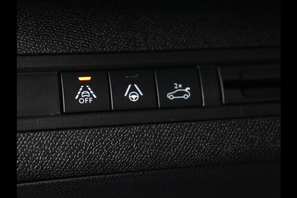 Peugeot 3008 1.6 PureTech GT | Panoramadak | Stoelverwarming | Massage | 360 Camera | Carplay | Adaptive cruise | Focal Sound | Half leder | Navigatie | Keyless | Full LED