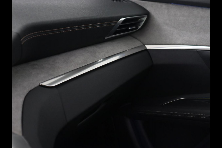 Peugeot 3008 1.6 PureTech GT | Panoramadak | Stoelverwarming | Massage | 360 Camera | Carplay | Adaptive cruise | Focal Sound | Half leder | Navigatie | Keyless | Full LED