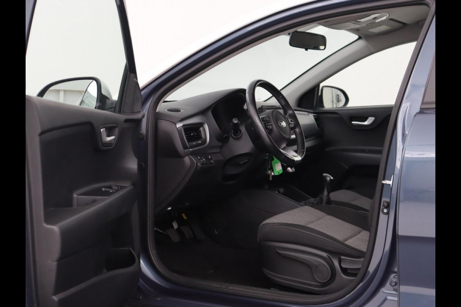 Kia Stonic 1.0 T-GDi DynamicLine | Camera | Carplay | Navigatie | Cruise control | Airco | Bluetooth | LED | Parkeerhulp