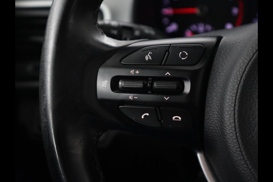 Kia Stonic 1.0 T-GDi DynamicLine | Camera | Carplay | Navigatie | Cruise control | Airco | Bluetooth | LED | Parkeerhulp
