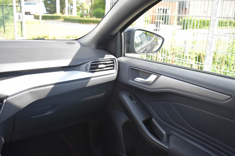Ford FOCUS Wagon 1.0 EcoBoost 155PK | ST Line | Winter Pak | ACC | NAVI | CAMERA