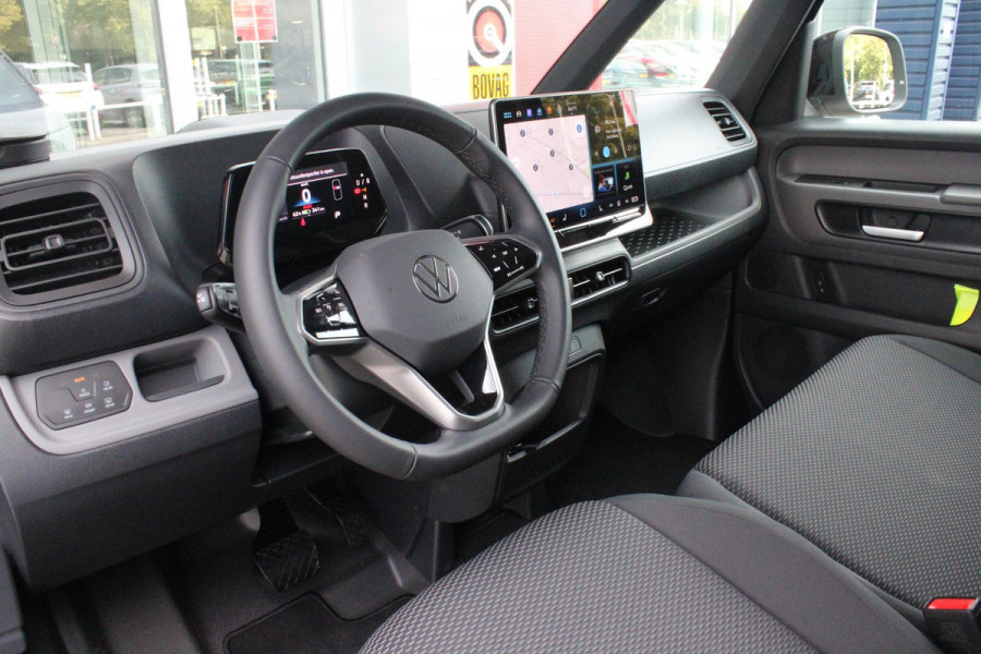 Volkswagen ID. Buzz CARGO 79 kWh | TREKHAAK ELEKTRISCH WEGKLAPBAAR | LAADRUIMTE PAKKET | STOEL/VOORRUIT VERWARMING | ELEKTRISCH BEDIENBARE SCHUIFDEUR | NAVIGATIE DISCOVER PRO | DRAADLOZE APPLE CARPLAY/ANDROID AUTO | CLIMATE CONTROL | ACHTERUITRIJ CAMERA | DODEHOEK DETECTIE | ADAPTIVE CRUISE CONTROL | NIEUWE BUS! | KEYLESS ENTRY/START | SFEER VERLICHTING | 3-ZITS |