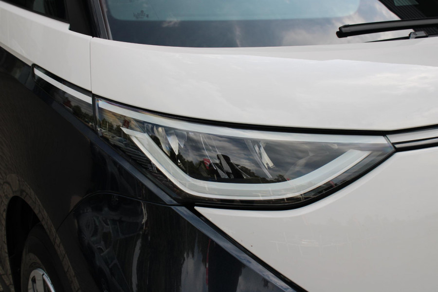 Volkswagen ID. Buzz CARGO 79 kWh | TREKHAAK ELEKTRISCH WEGKLAPBAAR | LAADRUIMTE PAKKET | STOEL/VOORRUIT VERWARMING | ELEKTRISCH BEDIENBARE SCHUIFDEUR | NAVIGATIE DISCOVER PRO | DRAADLOZE APPLE CARPLAY/ANDROID AUTO | CLIMATE CONTROL | ACHTERUITRIJ CAMERA | DODEHOEK DETECTIE | ADAPTIVE CRUISE CONTROL | NIEUWE BUS! | KEYLESS ENTRY/START | SFEER VERLICHTING | 3-ZITS |