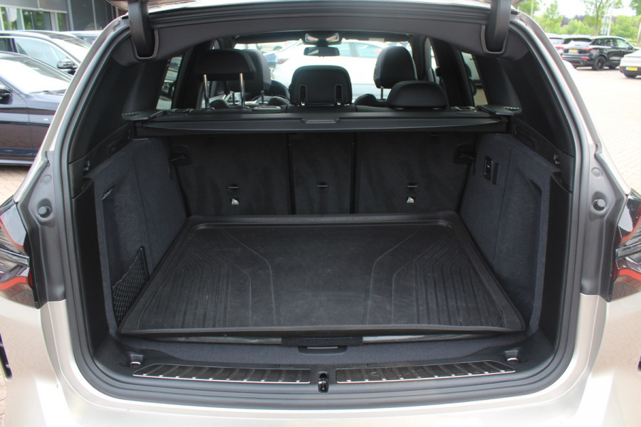 BMW iX3 Exe. M Sport 80 kWh / SoH 99% / Trekhaak / Panoramadak / Camera / Leder / 20'' / DAB / Sfeerverlichting / Stoelverwarming / Cruise Control