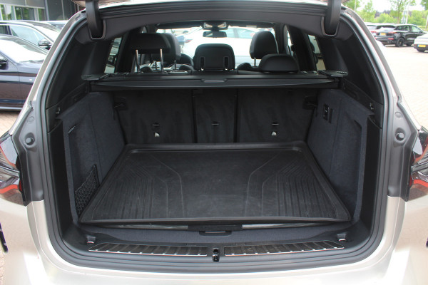 BMW iX3 Exe. M Sport 80 kWh / SoH 99% / Trekhaak / Panoramadak / Camera / Leder / 20'' / DAB / Sfeerverlichting / Stoelverwarming / Cruise Control