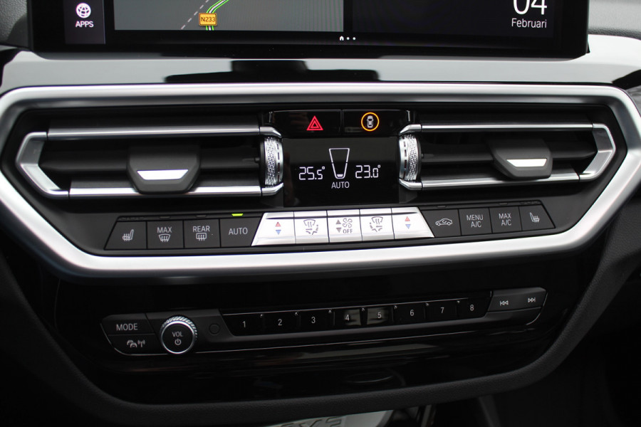 BMW iX3 Exe. M Sport 80 kWh / SoH 99% / Trekhaak / Panoramadak / Camera / Leder / 20'' / DAB / Sfeerverlichting / Stoelverwarming / Cruise Control