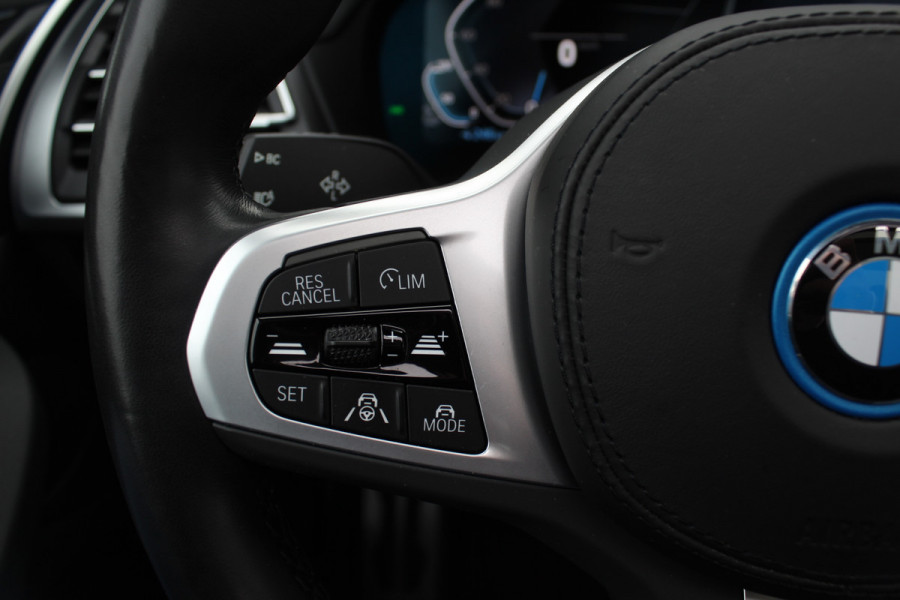 BMW iX3 Exe. M Sport 80 kWh / SoH 99% / Trekhaak / Panoramadak / Camera / Leder / 20'' / DAB / Sfeerverlichting / Stoelverwarming / Cruise Control