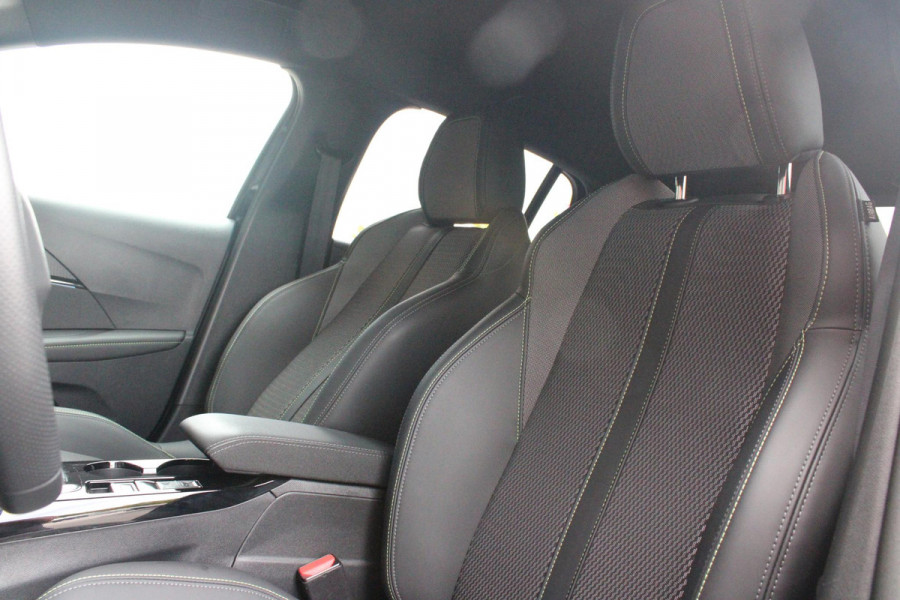 Peugeot 208 Hybrid 145PK e-DCS6 GT | NAVIGATIE | DRAADLOZE APPLE CARPLAY/ANDROID AUTO | CAMERA VOOR + ACHTER | FULL LED KOPLAMPEN | LICHTMETALEN VELGEN 17" | DODEHOEK DETECTIE | DRAADLOZE TELEFOONLADER | KEYLESS ENTRY/START | DAB+ RADIO | ADAPTIVE CRUISE CONTROL |