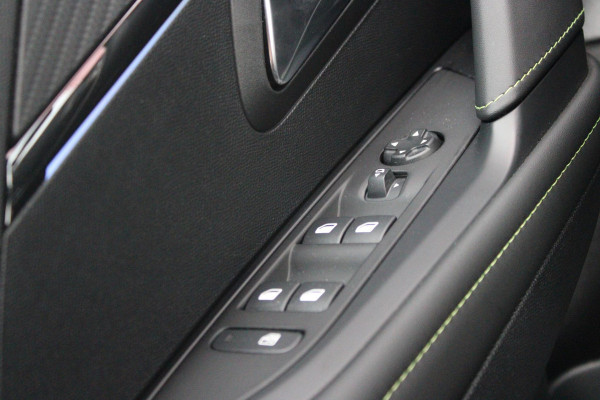 Peugeot 208 Hybrid 145PK e-DCS6 GT | NAVIGATIE | DRAADLOZE APPLE CARPLAY/ANDROID AUTO | CAMERA VOOR + ACHTER | FULL LED KOPLAMPEN | LICHTMETALEN VELGEN 17" | DODEHOEK DETECTIE | DRAADLOZE TELEFOONLADER | KEYLESS ENTRY/START | DAB+ RADIO | ADAPTIVE CRUISE CONTROL |