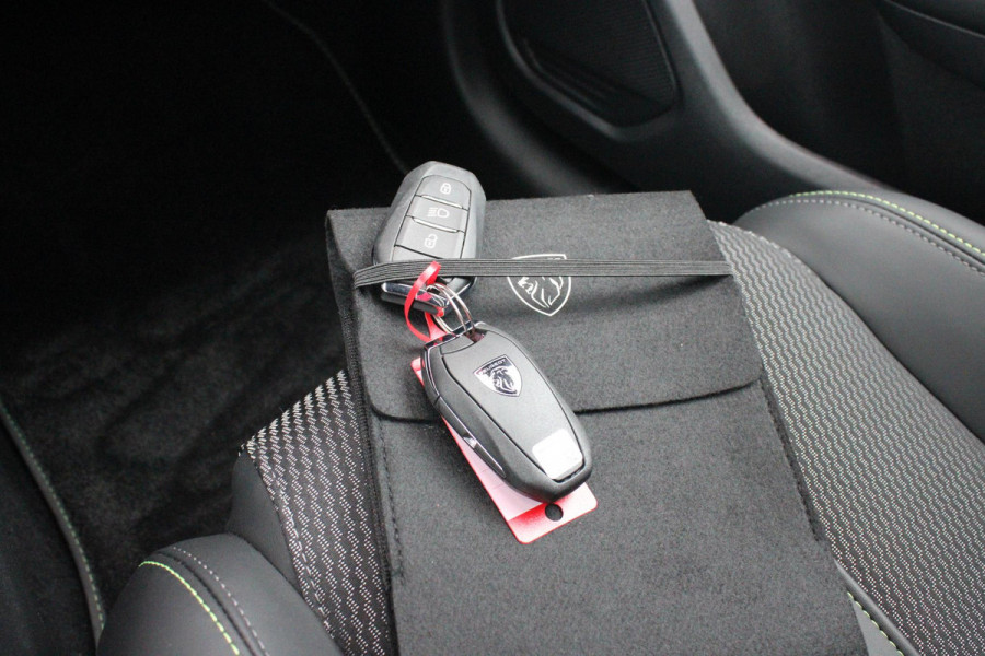Peugeot 208 Hybrid 145PK e-DCS6 GT | NAVIGATIE | DRAADLOZE APPLE CARPLAY/ANDROID AUTO | CAMERA VOOR + ACHTER | FULL LED KOPLAMPEN | LICHTMETALEN VELGEN 17" | DODEHOEK DETECTIE | DRAADLOZE TELEFOONLADER | KEYLESS ENTRY/START | DAB+ RADIO | ADAPTIVE CRUISE CONTROL |