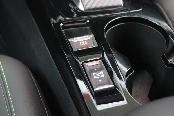Peugeot 208 Hybrid 145PK e-DCS6 GT | NAVIGATIE | DRAADLOZE APPLE CARPLAY/ANDROID AUTO | CAMERA VOOR + ACHTER | FULL LED KOPLAMPEN | LICHTMETALEN VELGEN 17" | DODEHOEK DETECTIE | DRAADLOZE TELEFOONLADER | KEYLESS ENTRY/START | DAB+ RADIO | ADAPTIVE CRUISE CONTROL |