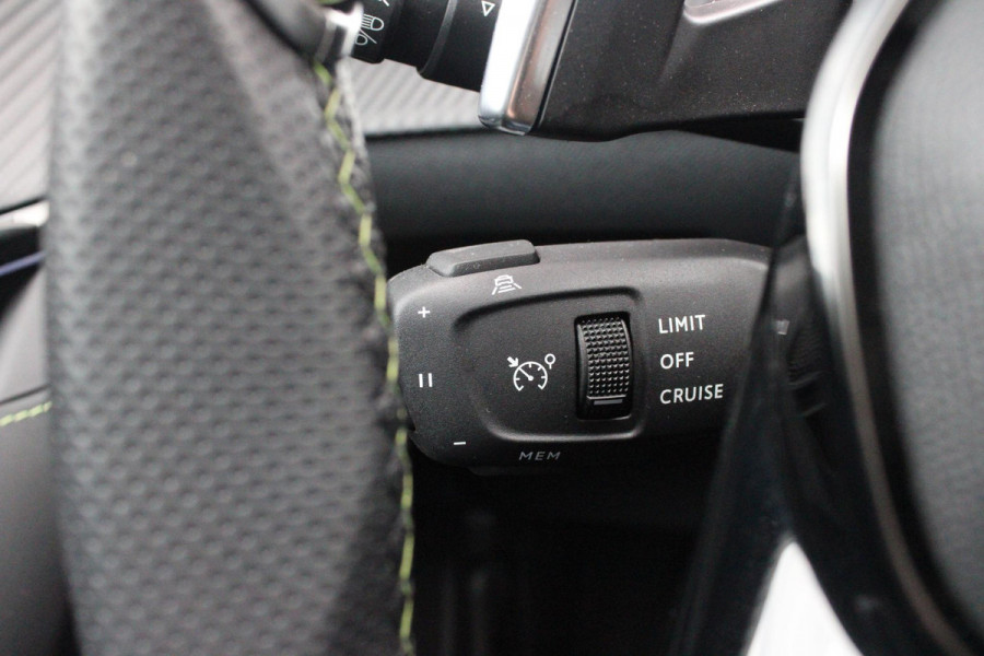 Peugeot 208 Hybrid 145PK e-DCS6 GT | NAVIGATIE | DRAADLOZE APPLE CARPLAY/ANDROID AUTO | CAMERA VOOR + ACHTER | FULL LED KOPLAMPEN | LICHTMETALEN VELGEN 17" | DODEHOEK DETECTIE | DRAADLOZE TELEFOONLADER | KEYLESS ENTRY/START | DAB+ RADIO | ADAPTIVE CRUISE CONTROL |