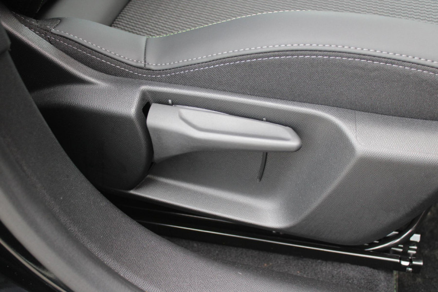 Peugeot 208 Hybrid 145PK e-DCS6 GT | NAVIGATIE | DRAADLOZE APPLE CARPLAY/ANDROID AUTO | CAMERA VOOR + ACHTER | FULL LED KOPLAMPEN | LICHTMETALEN VELGEN 17" | DODEHOEK DETECTIE | DRAADLOZE TELEFOONLADER | KEYLESS ENTRY/START | DAB+ RADIO | ADAPTIVE CRUISE CONTROL |
