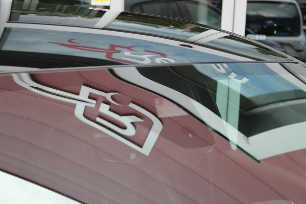 Peugeot 208 Hybrid 145PK e-DCS6 GT | NAVIGATIE | DRAADLOZE APPLE CARPLAY/ANDROID AUTO | CAMERA VOOR + ACHTER | FULL LED KOPLAMPEN | LICHTMETALEN VELGEN 17" | DODEHOEK DETECTIE | DRAADLOZE TELEFOONLADER | KEYLESS ENTRY/START | DAB+ RADIO | ADAPTIVE CRUISE CONTROL |