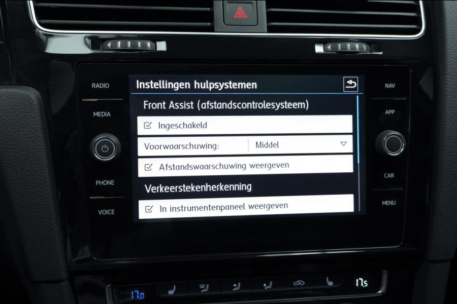 Volkswagen Golf 7.5 - 1.5 TSI ACT 2x R Line 150 PK | Pano-dak | Virtual | CarPlay | Cruise | Stoelverwarming | Camera | LED | PDC |