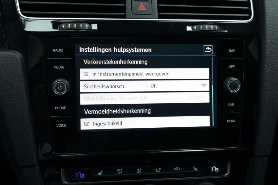 Volkswagen Golf 7.5 - 1.5 TSI ACT 2x R Line 150 PK | Pano-dak | Virtual | CarPlay | Cruise | Stoelverwarming | Camera | LED | PDC |