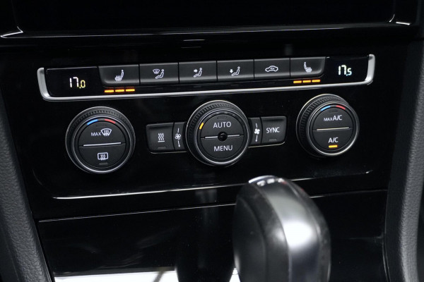 Volkswagen Golf 7.5 - 1.5 TSI ACT 2x R Line 150 PK | Pano-dak | Virtual | CarPlay | Cruise | Stoelverwarming | Camera | LED | PDC |