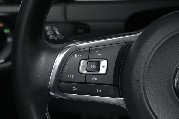 Volkswagen Golf 7.5 - 1.5 TSI ACT 2x R Line 150 PK | Pano-dak | Virtual | CarPlay | Cruise | Stoelverwarming | Camera | LED | PDC |