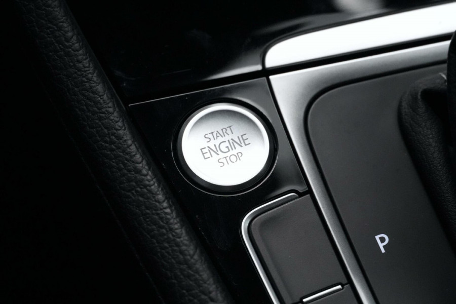 Volkswagen Golf 7.5 - 1.5 TSI ACT 2x R Line 150 PK | Pano-dak | Virtual | CarPlay | Cruise | Stoelverwarming | Camera | LED | PDC |