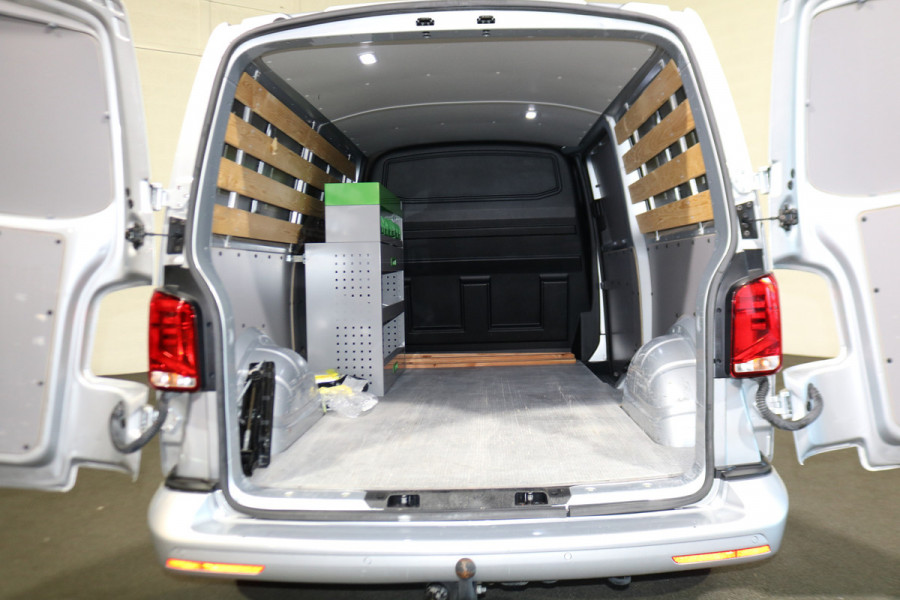 Volkswagen Transporter 2.0 TDI L2 H1 Airco Navigatie Trekhaak