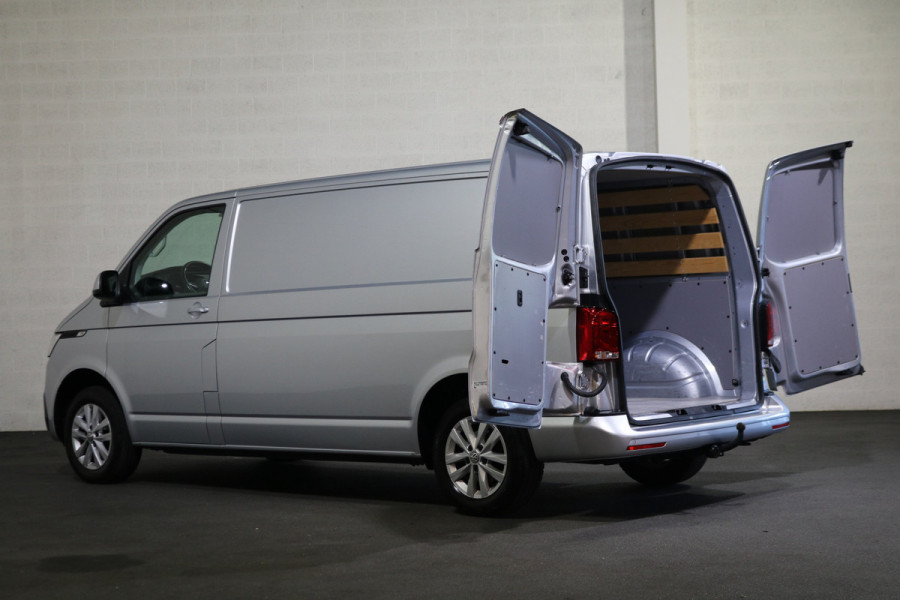 Volkswagen Transporter 2.0 TDI L2 H1 Airco Navigatie Trekhaak