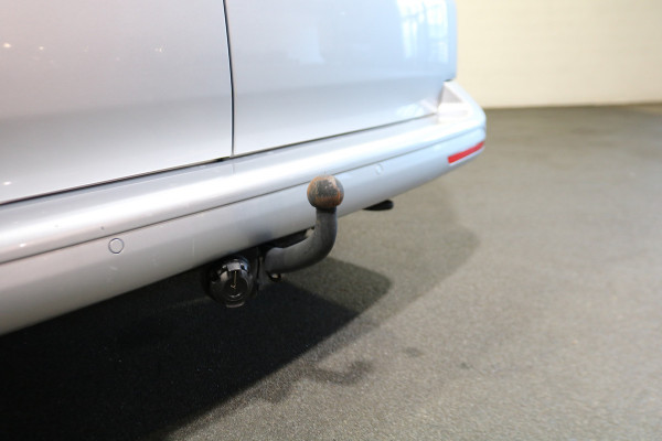 Volkswagen Transporter 2.0 TDI L2 H1 Airco Navigatie Trekhaak