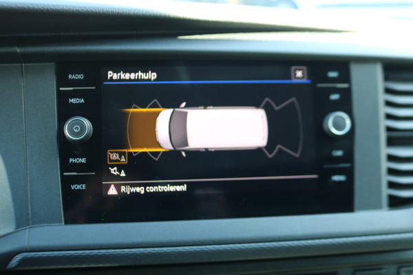 Volkswagen Transporter 2.0 TDI L2 H1 Airco Navigatie Trekhaak