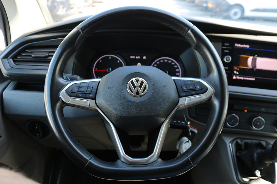Volkswagen Transporter 2.0 TDI L2 H1 Airco Navigatie Trekhaak