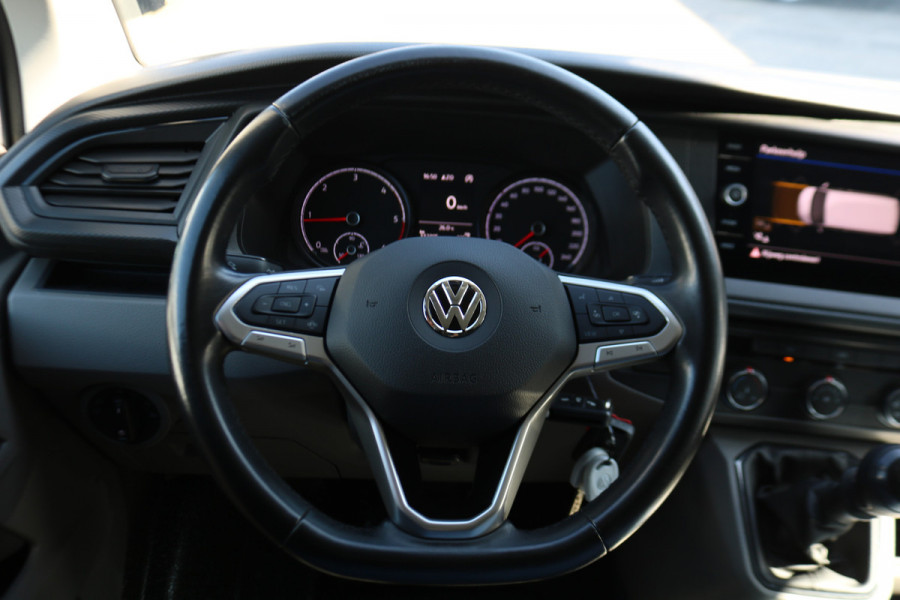 Volkswagen Transporter 2.0 TDI L2 H1 Airco Navigatie Trekhaak