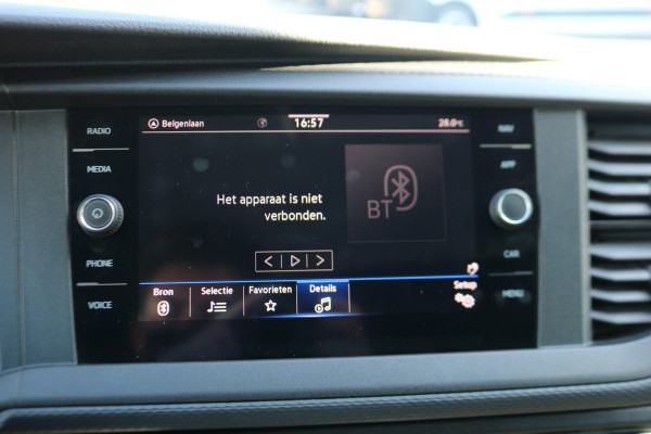 Volkswagen Transporter 2.0 TDI L2 H1 Airco Navigatie Trekhaak