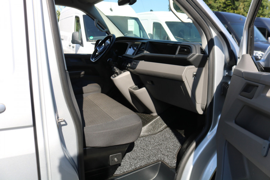 Volkswagen Transporter 2.0 TDI L2 H1 Airco Navigatie Trekhaak