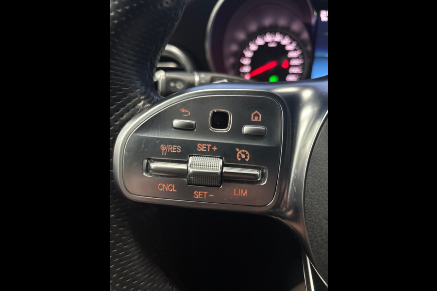 Mercedes-Benz GLC 200 Business Solution AMG