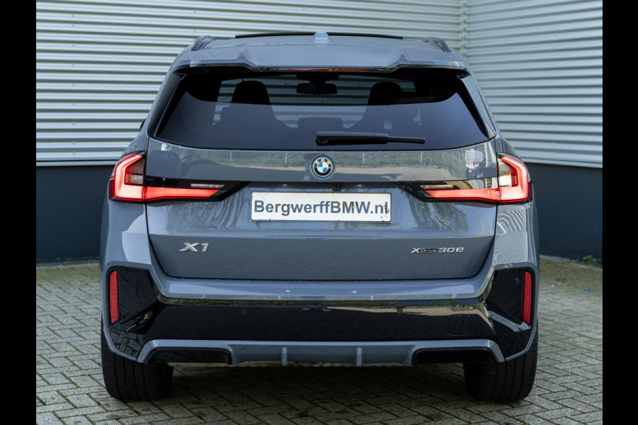BMW X1 xDrive30e M-Sport Pro - M-Zetels - Full-Option - NP76.000