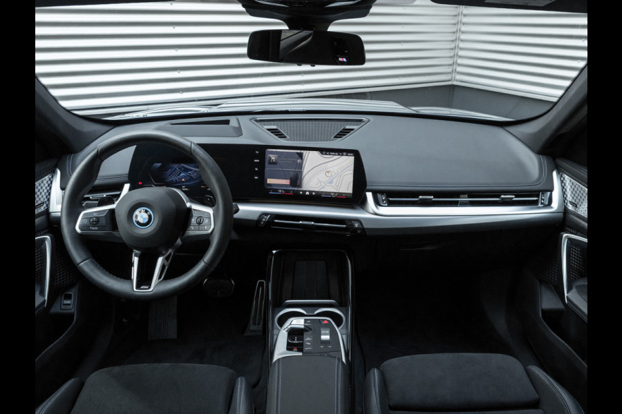 BMW X1 xDrive30e M-Sport Pro - M-Zetels - Full-Option - NP76.000
