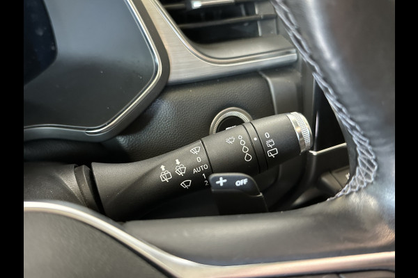 Renault Captur 1.3 TCe 155 Intens | Groot Navi | ACC | Blindspot | Camera | 18" | Stoel & Stuur verwarming |