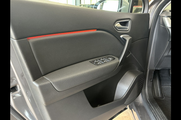 Renault Captur 1.3 TCe 155 Intens | Groot Navi | ACC | Blindspot | Camera | 18" | Stoel & Stuur verwarming |