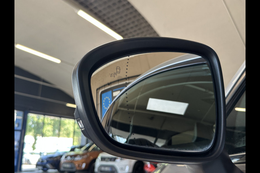 Renault Captur 1.3 TCe 155 Intens | Groot Navi | ACC | Blindspot | Camera | 18" | Stoel & Stuur verwarming |
