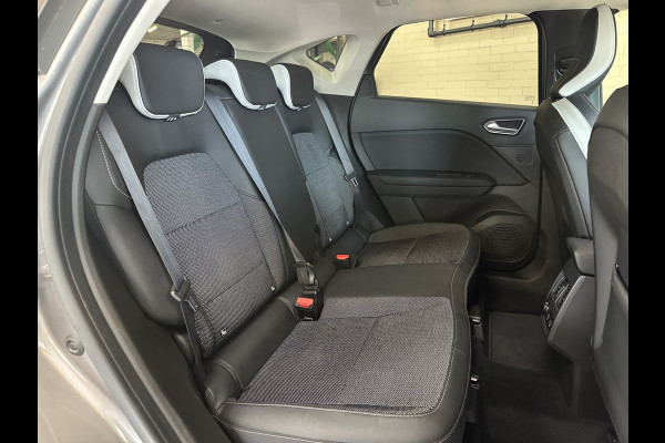 Renault Captur 1.3 TCe 155 Intens | Groot Navi | ACC | Blindspot | Camera | 18" | Stoel & Stuur verwarming |