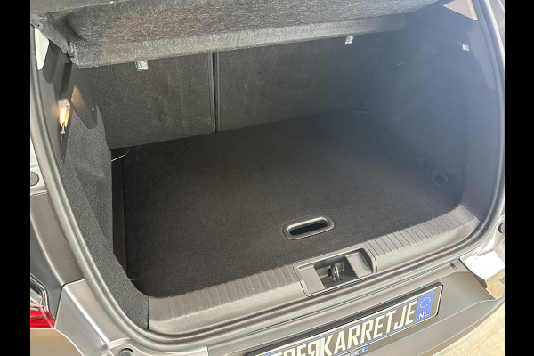 Renault Captur 1.3 TCe 155 Intens | Groot Navi | ACC | Blindspot | Camera | 18" | Stoel & Stuur verwarming |
